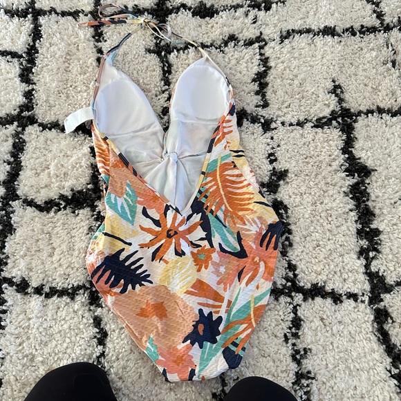 Roxy One piece swimsuit - Picture 3 of 4